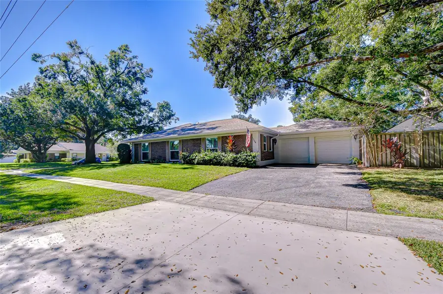 10901 Juniperus Place, Tampa, FL 33618 - Image #2