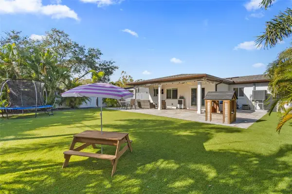 420 42nd Avenue Ne, ST PETERSBURG, FL 33703