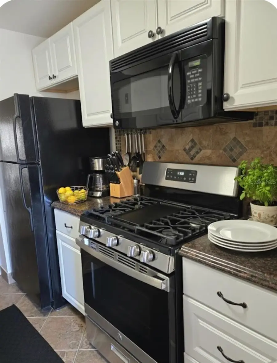 10038 62nd Terrace N #11, Saint Petersburg, FL 33708 - Image #3