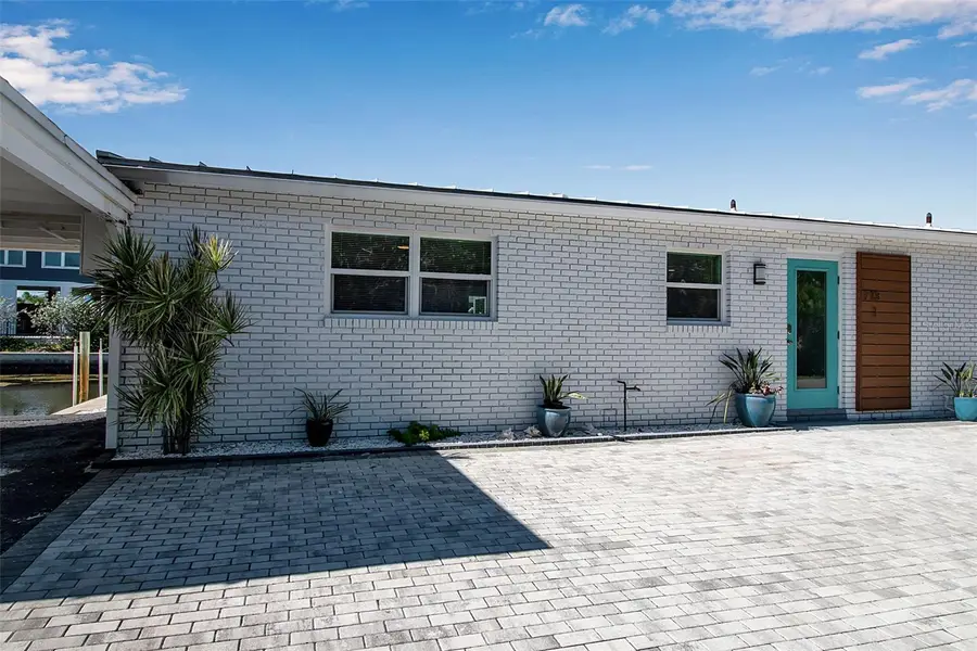 713 Saint Judes Drive S #1, Longboat Key, FL 34228 - Image #2