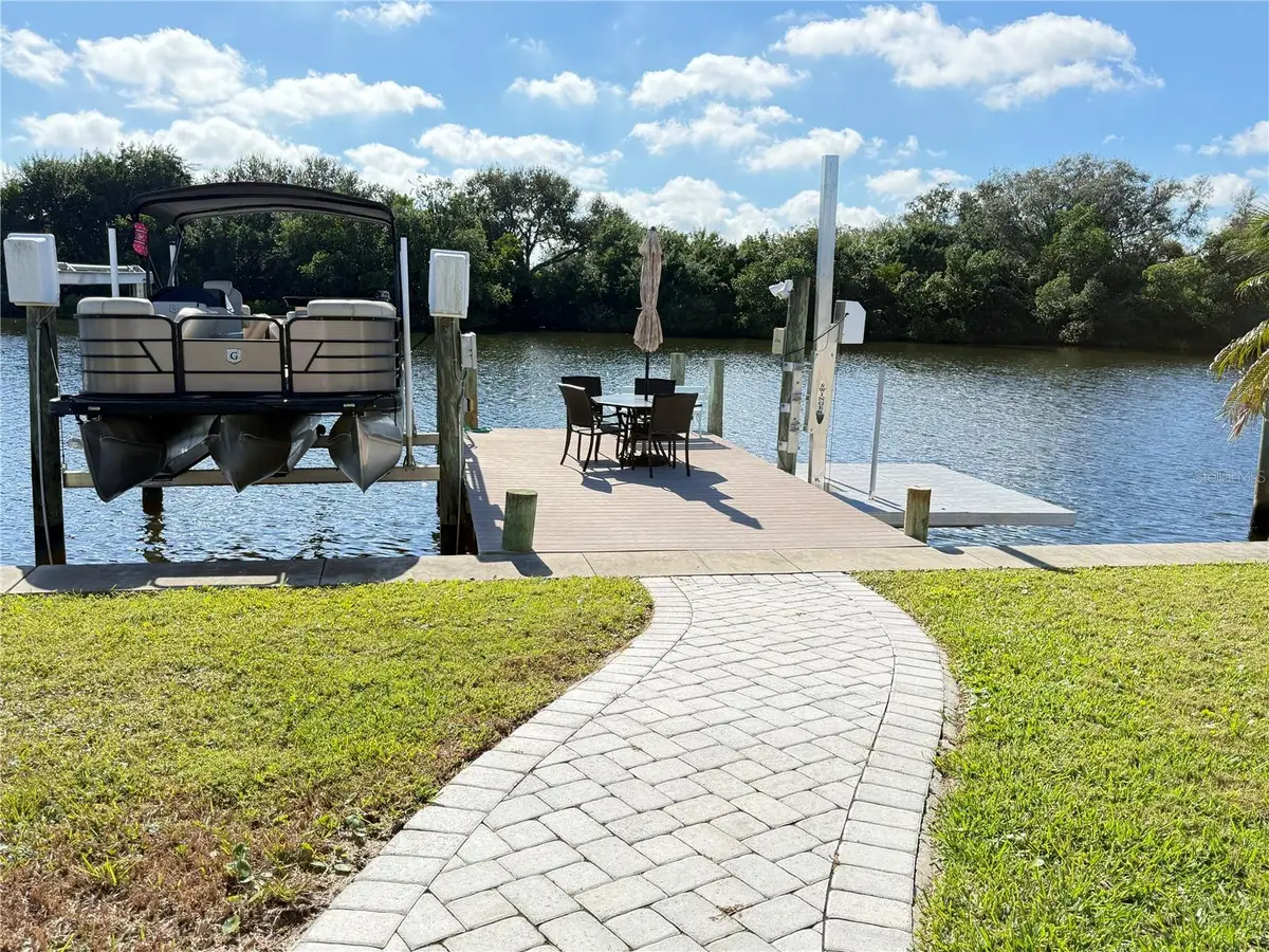 622 Mount Oak Avenue Ne #733, Saint Petersburg, FL 33702 - Image #1