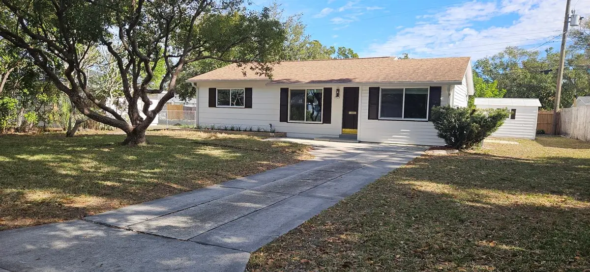 7523 Meadowlawn Drive N, Saint Petersburg, FL 33702 - Image #1