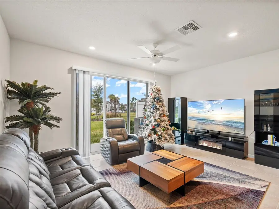 31428 Amberview Bend, Wesley Chapel, FL 33545 - Image #2