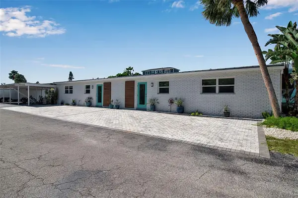 713 Saint Judes Drive S #2, LONGBOAT KEY, FL 34228