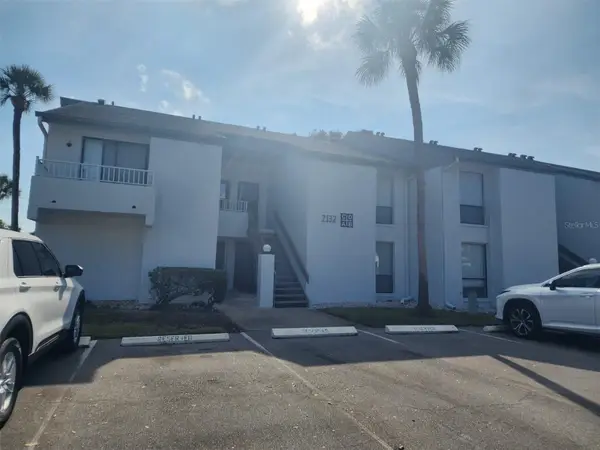2132 Lakewood Club Drive S #8B, ST PETERSBURG, FL 33712