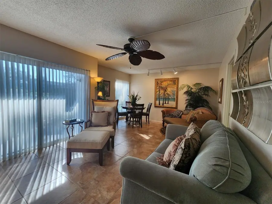 2132 Lakewood Club Drive S #8B, Saint Petersburg, FL 33712 - Image #3