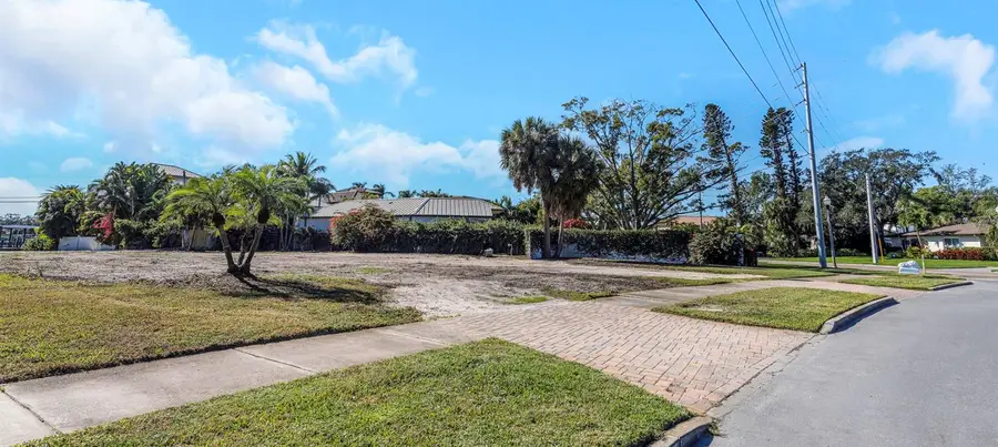 105 Estado Way Ne, Saint Petersburg, FL 33704 - Image #2