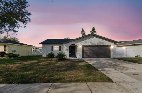 8324 Denise Drive E, SEMINOLE, FL 33777