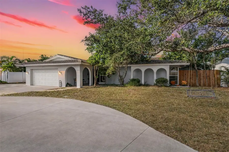 1854 Dolphin Boulevard S, Saint Petersburg, FL 33707 - Image #2