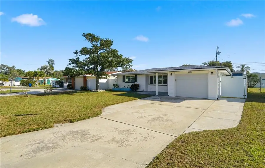 10416 Orange Blossom Lane, Seminole, FL 33772 - Image #2