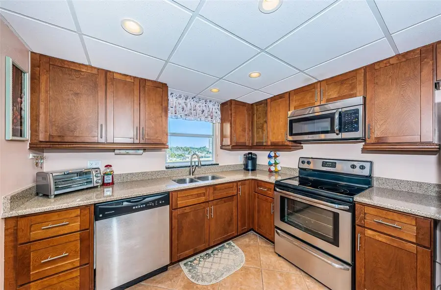 4750 Cove Circle #605, Saint Petersburg, FL 33708 - Image #3