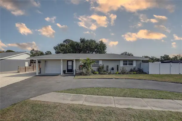 8201 Ridge Road, SEMINOLE, FL 33772
