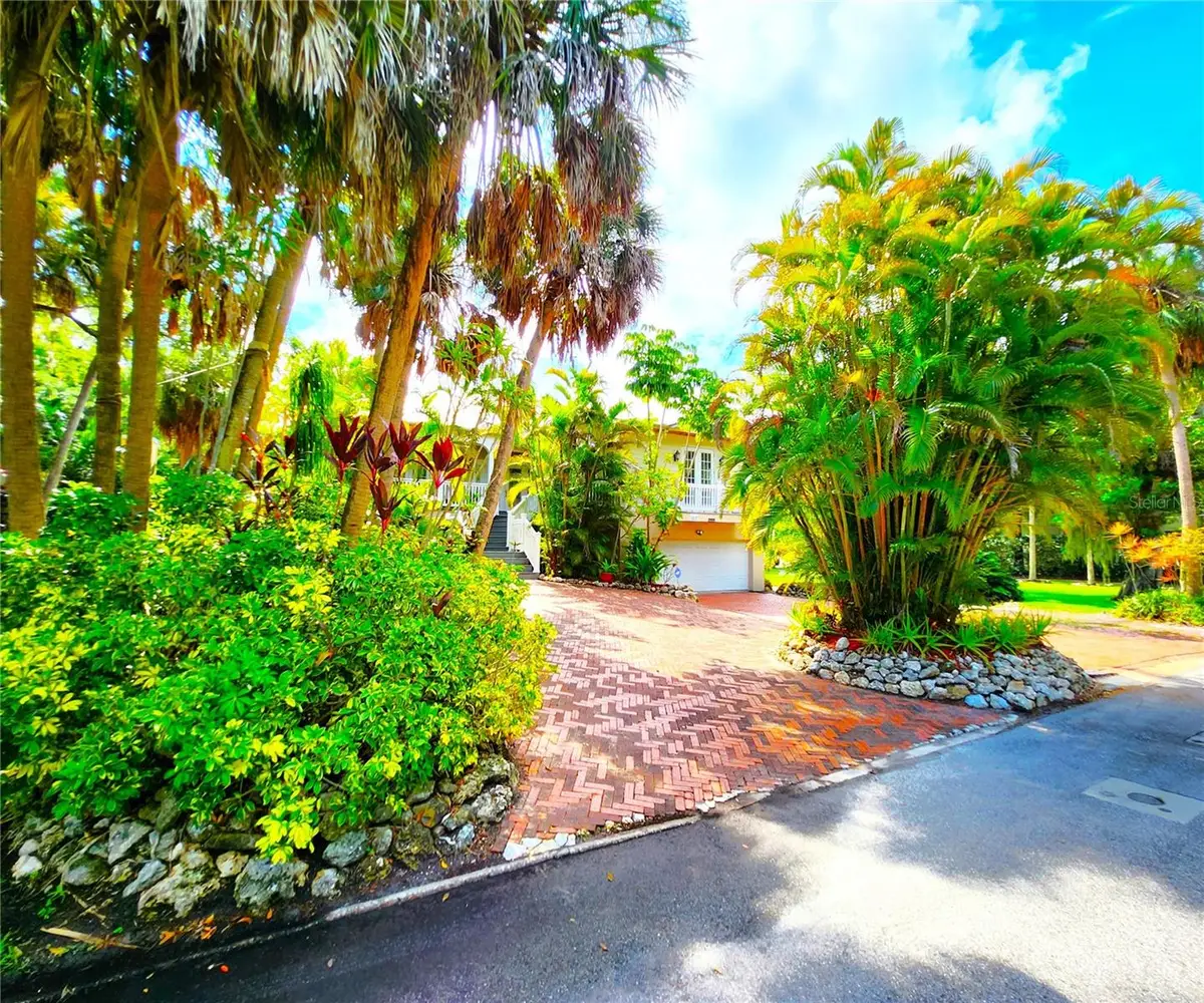 102 17th Street Ne, Bradenton, FL 34208 - Image #1