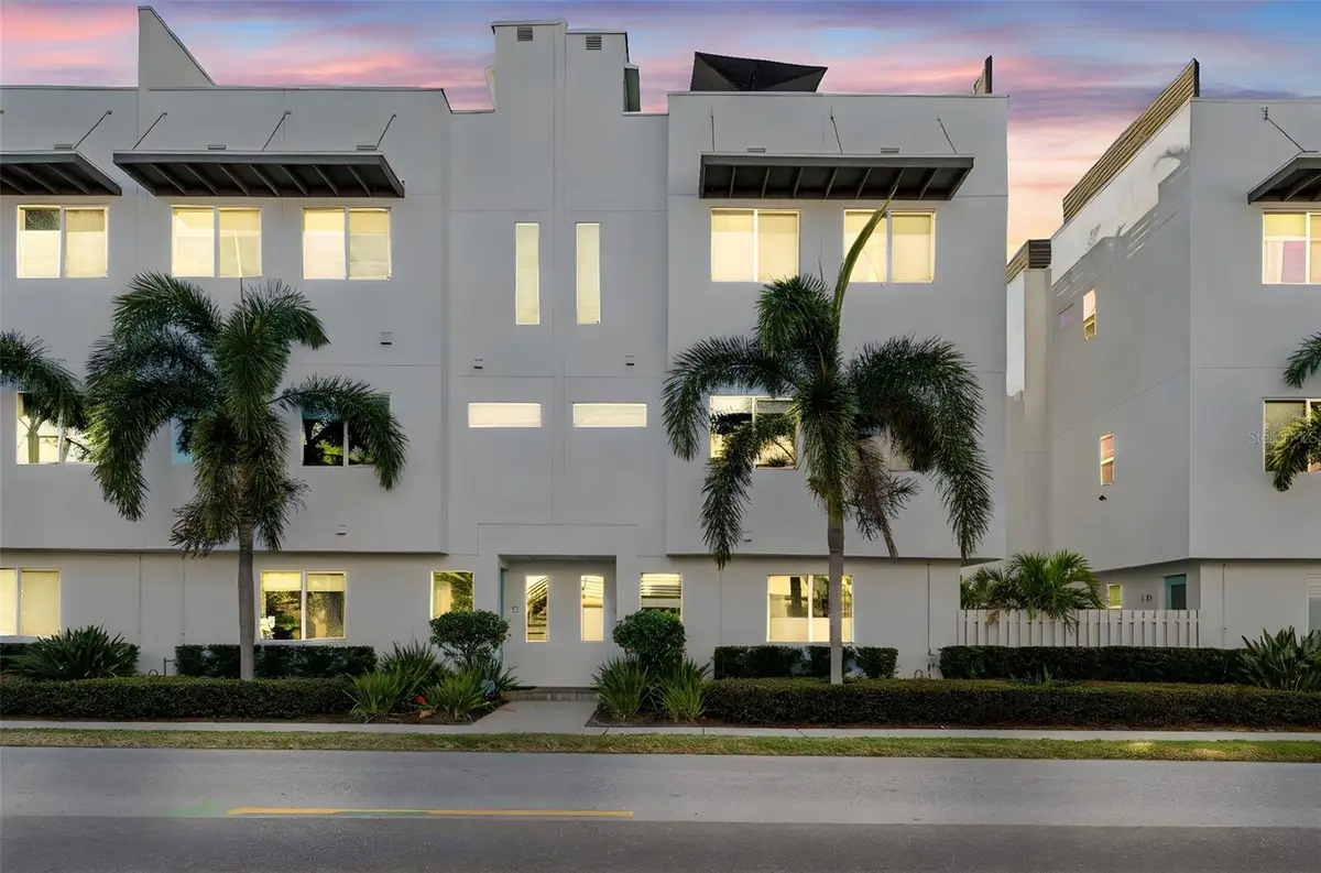 3100 W Paul Avenue #10, Tampa, FL 33611 - Image #1