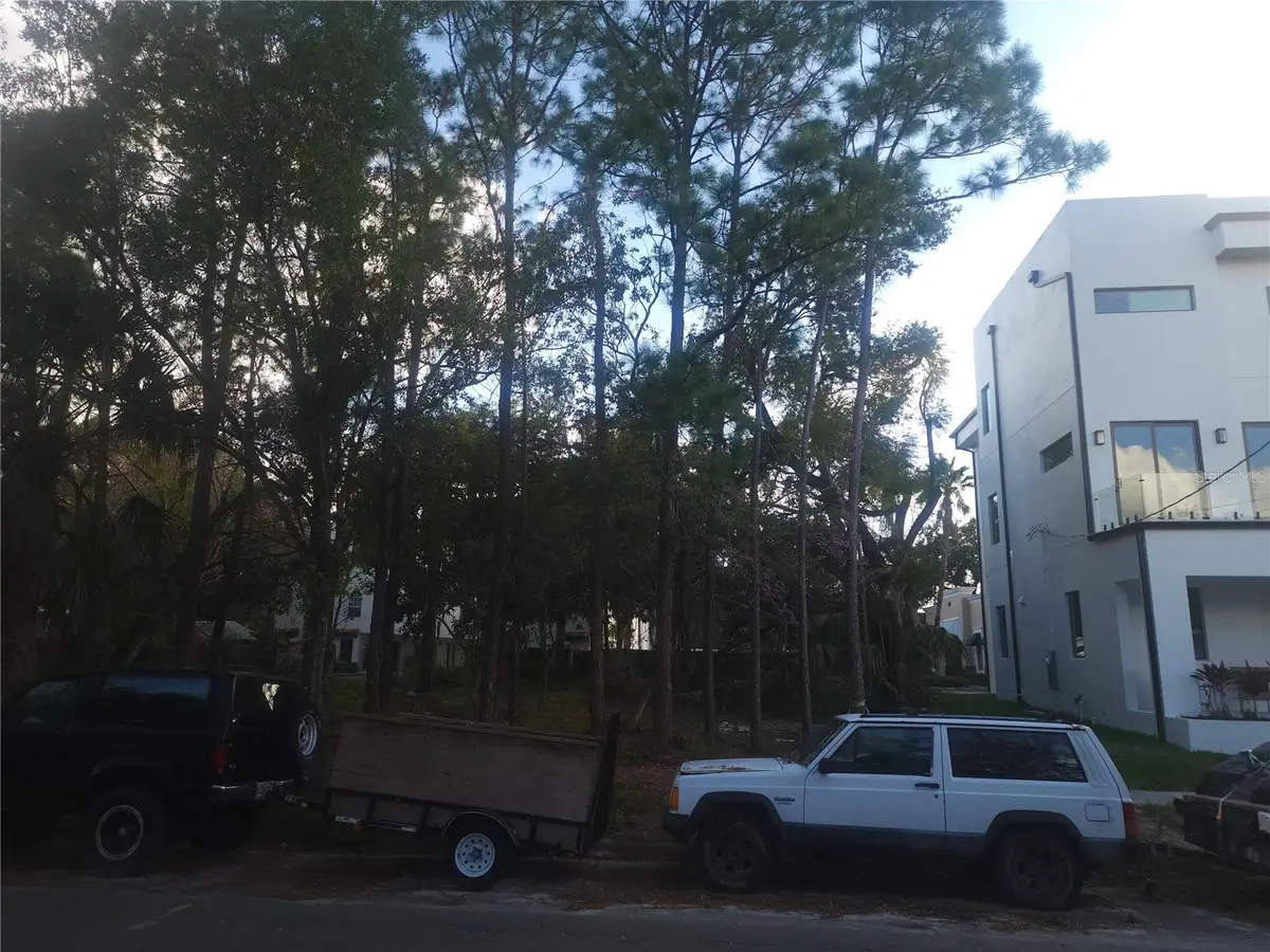 2318 W North B Street, Tampa, FL 33609 - Image #1