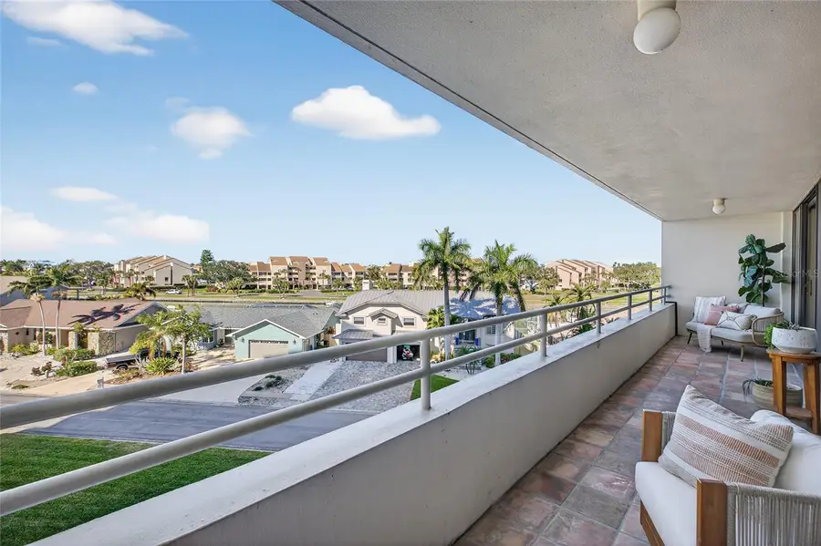 5950 Pelican Bay Plaza S #406, Gulfport, FL 33707 - Image #2