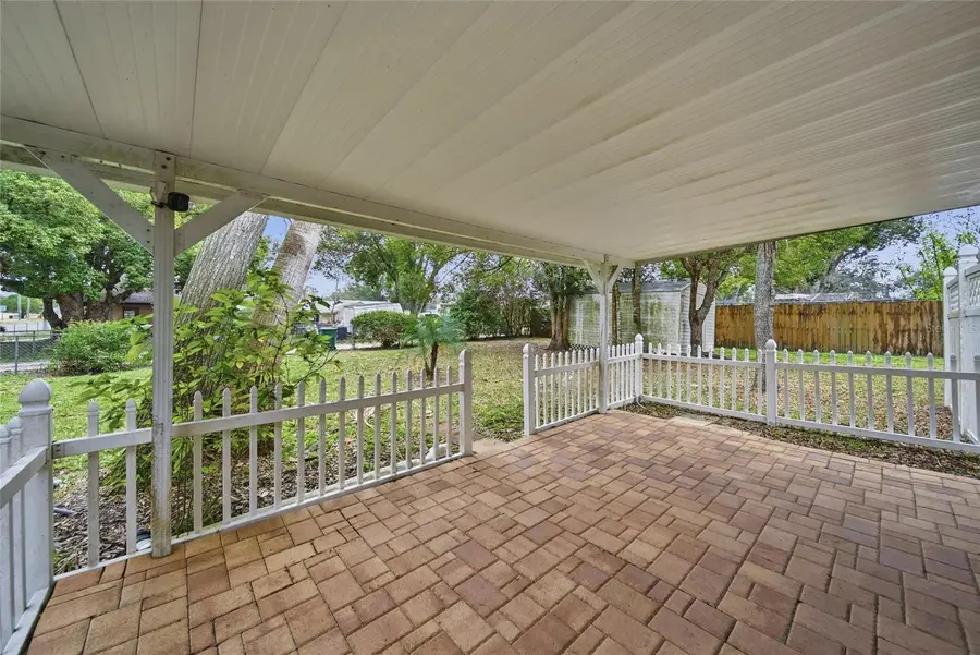 5942 17th Street, Zephyrhills, FL 33542 - Image #2