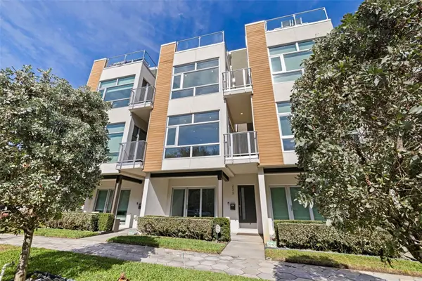 233 4th Avenue N, ST PETERSBURG, FL 33701