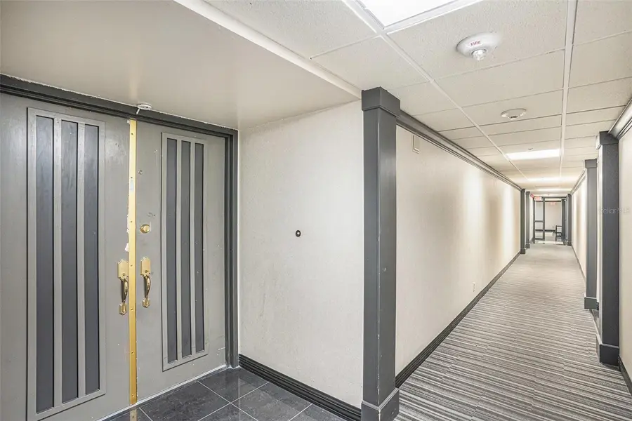 1480 Gulf Boulevard #905, Clearwater Beach, FL 33767 - Image #3