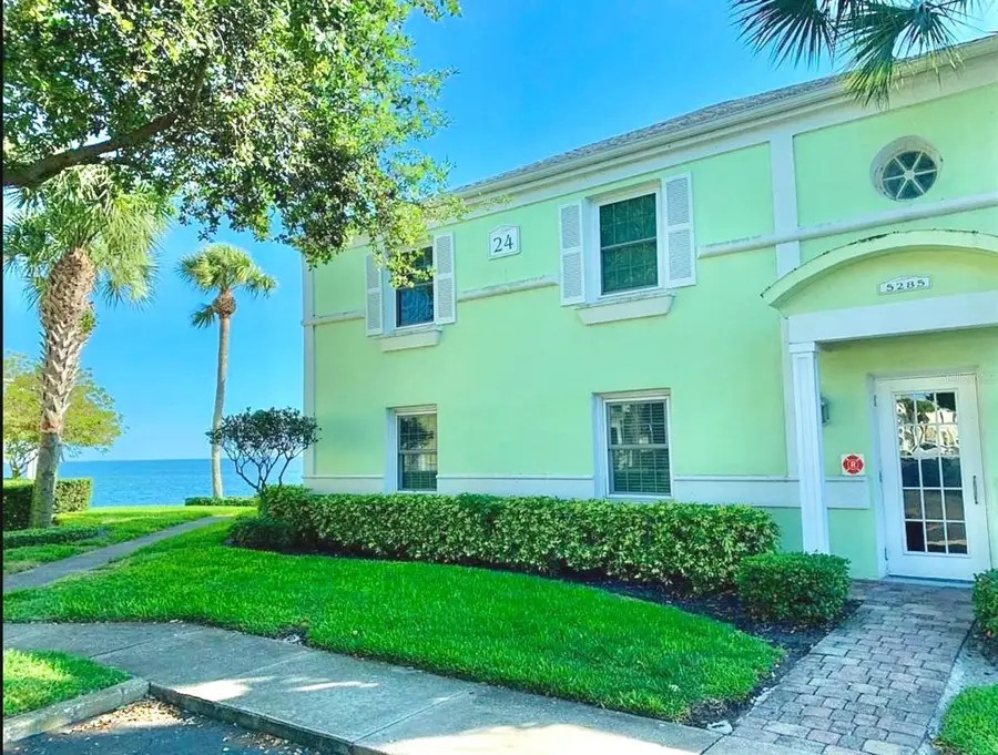 5285 Coquina Key Drive Se #C, Saint Petersburg, FL 33705 - Image #2