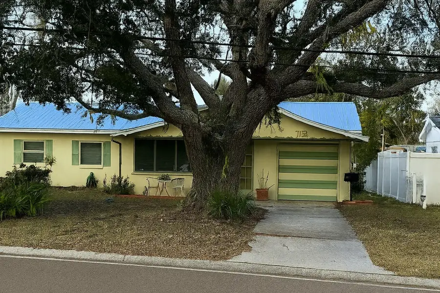 7833 Causeway Boulevard S, Saint Petersburg, FL 33707 - #2