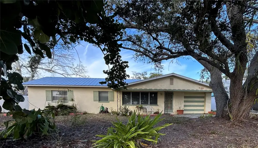 7833 Causeway Boulevard S, Saint Petersburg, FL 33707 - #3