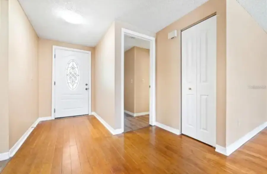 16108 Foxfire Drive, Tampa, FL 33618 - Image #2