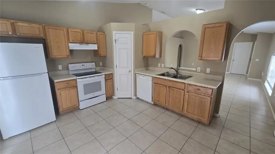 819 Brenton Leaf Drive, Ruskin, FL 33570 - #2