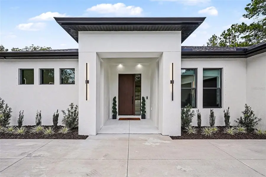 17296 Raintree Road, Lutz, FL 33558 - Image #2