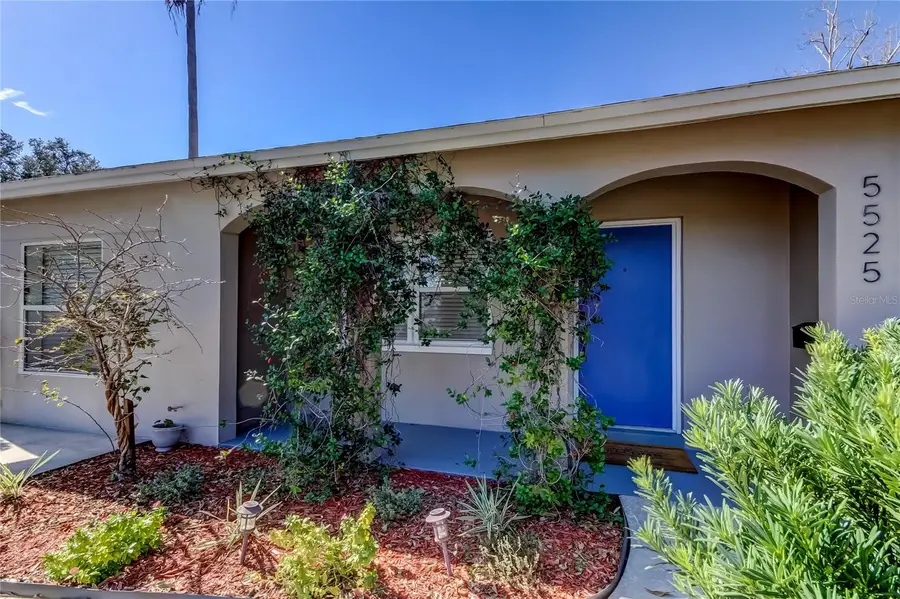 5525 Pine Circle Ne, Saint Petersburg, FL 33703 - Image #3