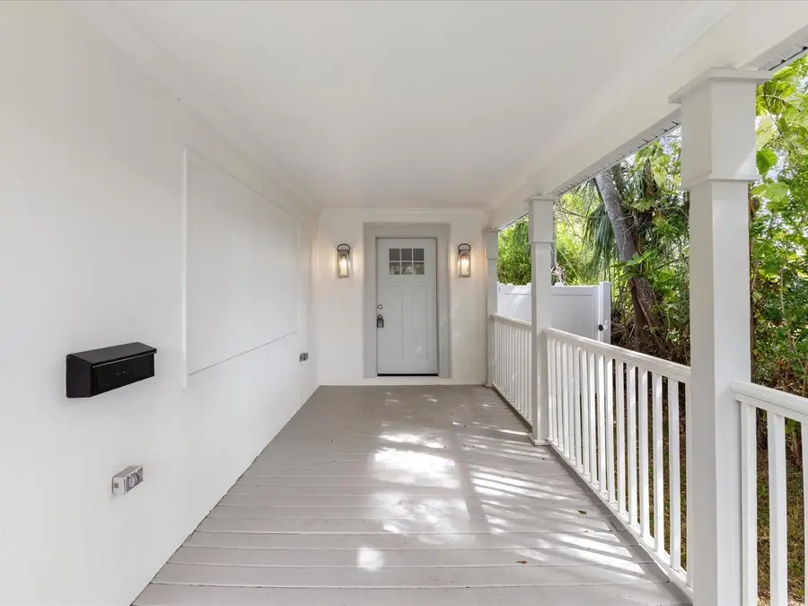 445 33rd Avenue N, Saint Petersburg, FL 33704 - Image #3