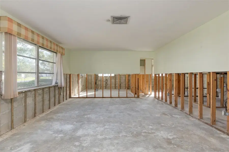 1760 Georgia Avenue Ne, Saint Petersburg, FL 33703 - Image #3