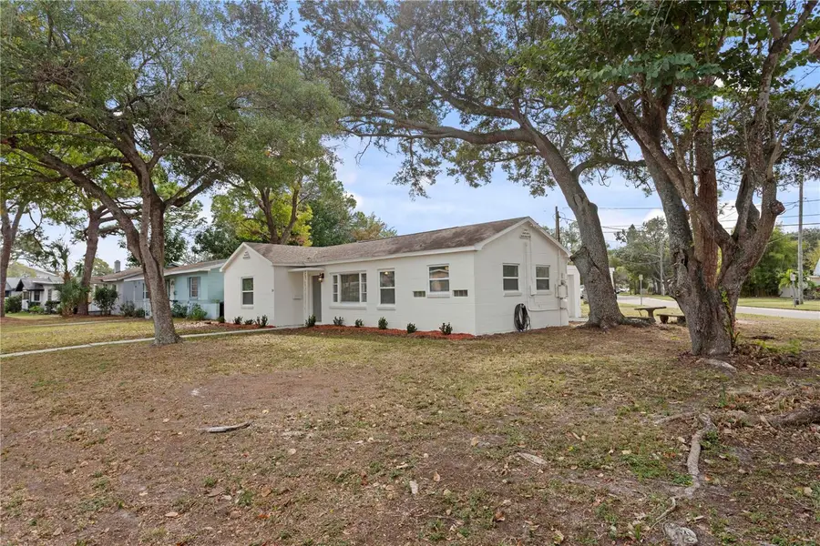 134 SW Lincoln Circle N, Saint Petersburg, FL 33703 - #3
