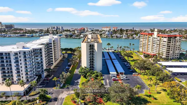 690 Island Way #911, CLEARWATER BEACH, FL 33767