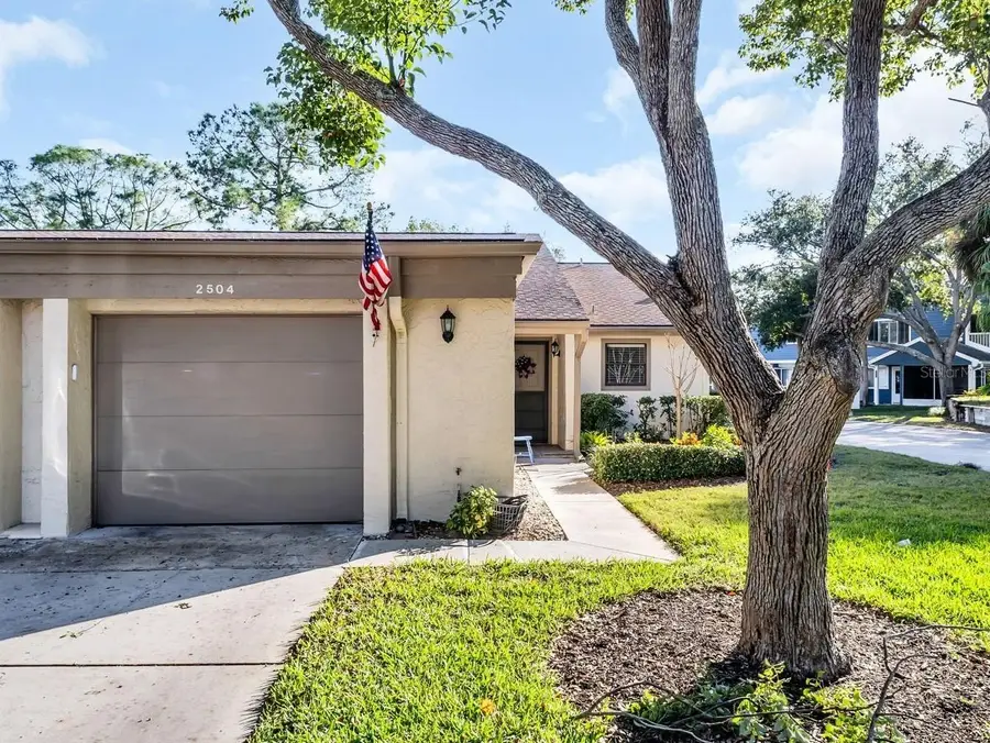 2504 Oak Circle, Tarpon Springs, FL 34689 - #2
