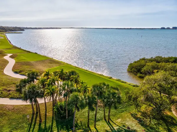 4 Belleview Boulevard #804, BELLEAIR, FL 33756