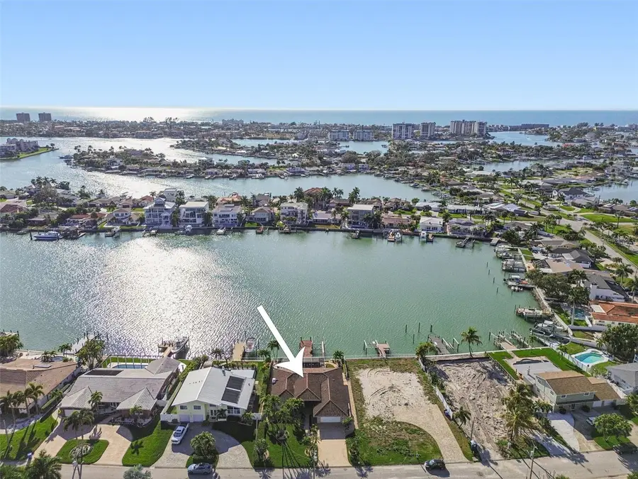 7864 9th Avenue S, Saint Petersburg, FL 33707 - #2