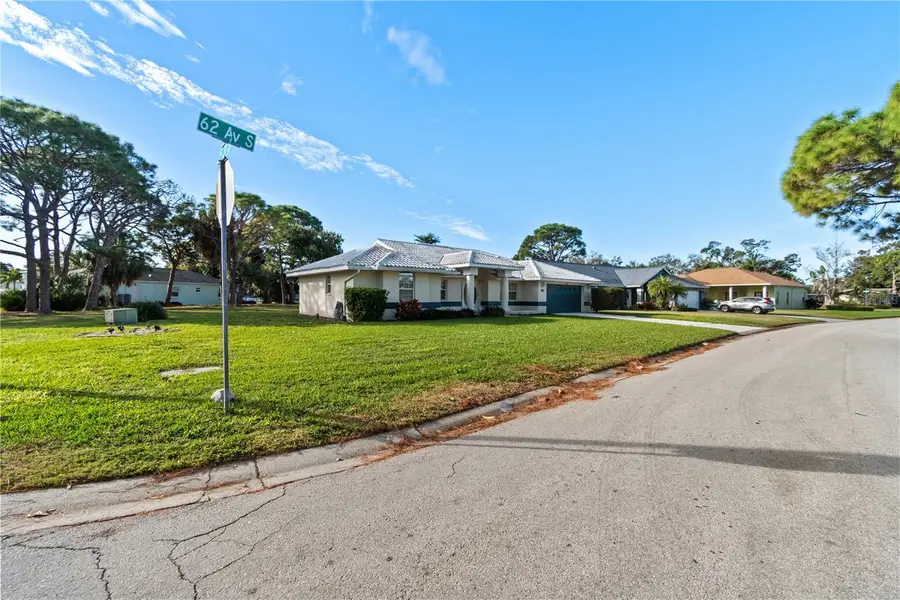 2500 S 62nd Avenue, Saint Petersburg, FL 33712 - #2