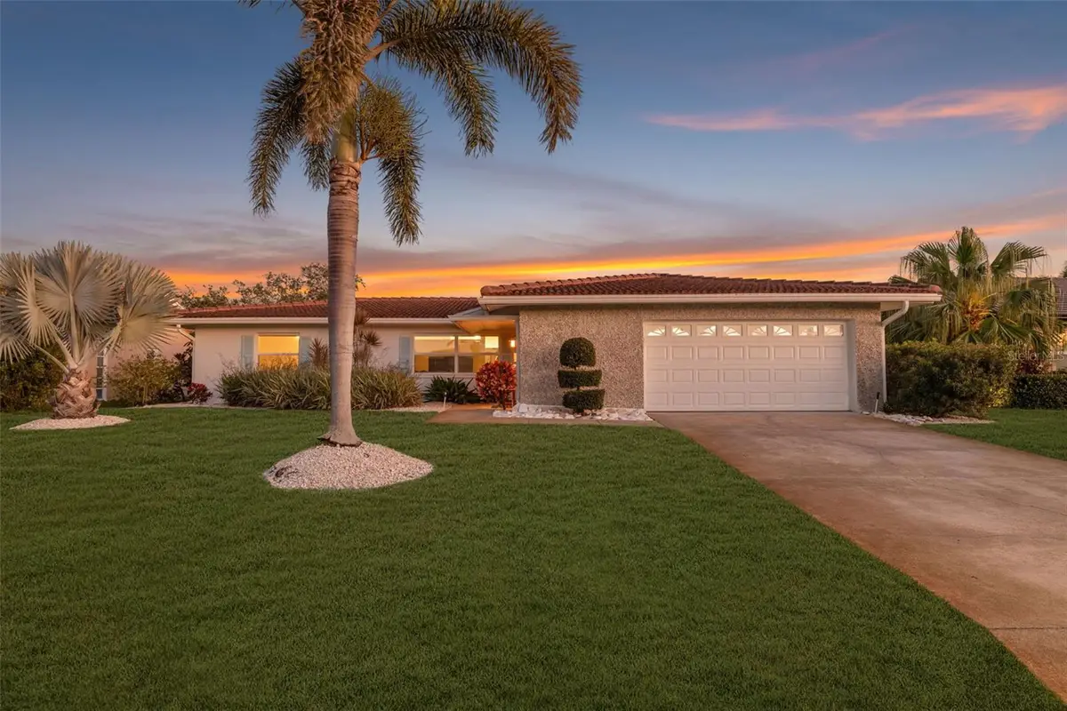 1984 Michigan Avenue Ne, Saint Petersburg, FL 33703 - #1