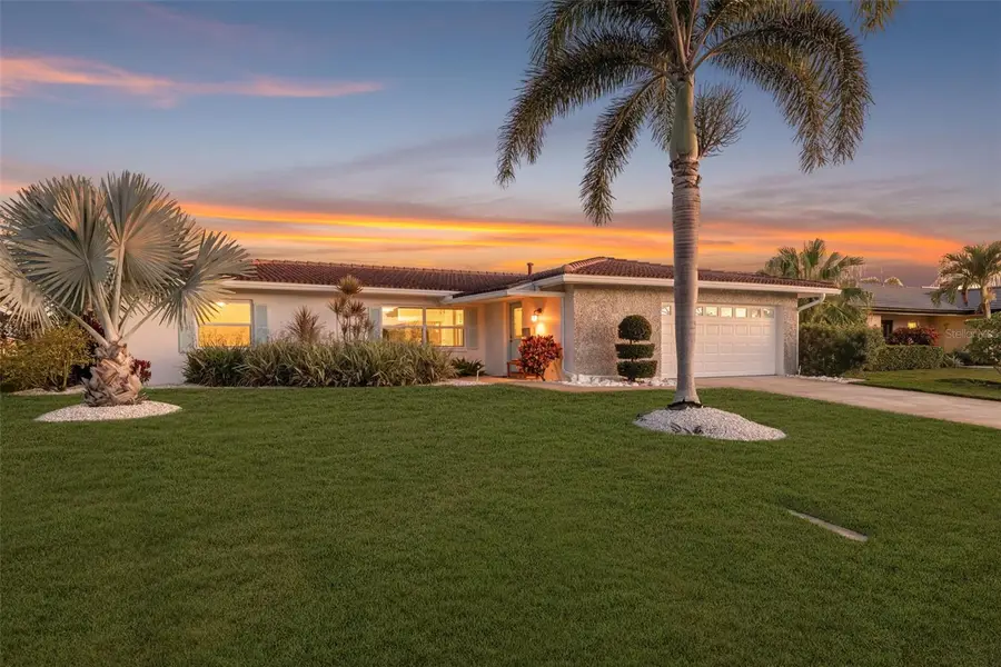 1984 Michigan Avenue Ne, Saint Petersburg, FL 33703 - #2