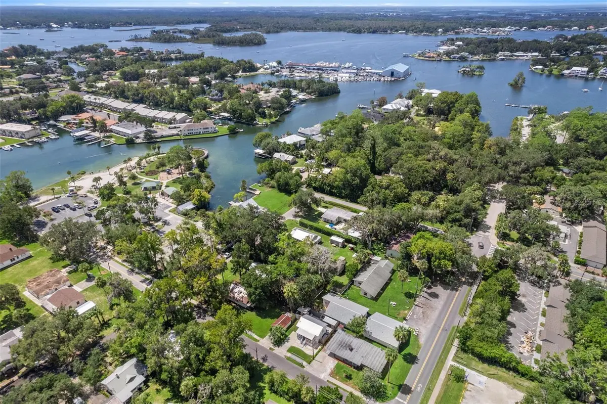 222 NE 1st Avenue, Crystal River, FL 34429 - Image #1