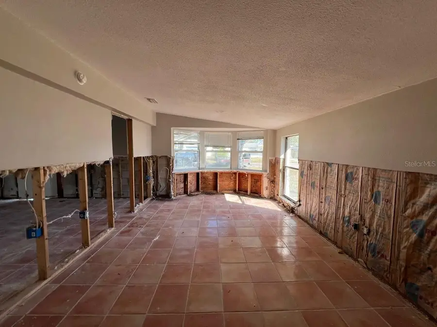 4118 Carson Street Ne, Saint Petersburg, FL 33703 - #3