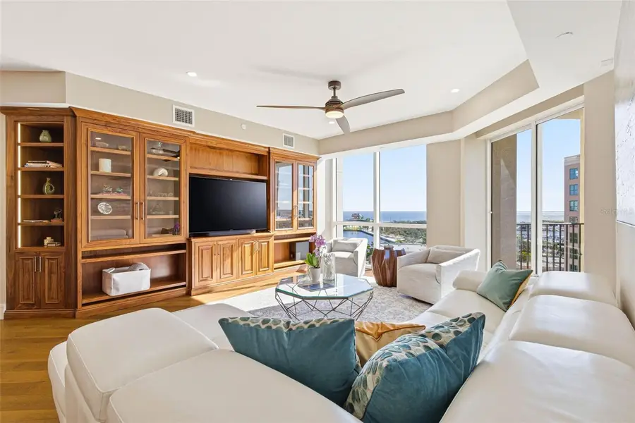 300 Beach Drive Ne #1004, Saint Petersburg, FL 33701 - #2