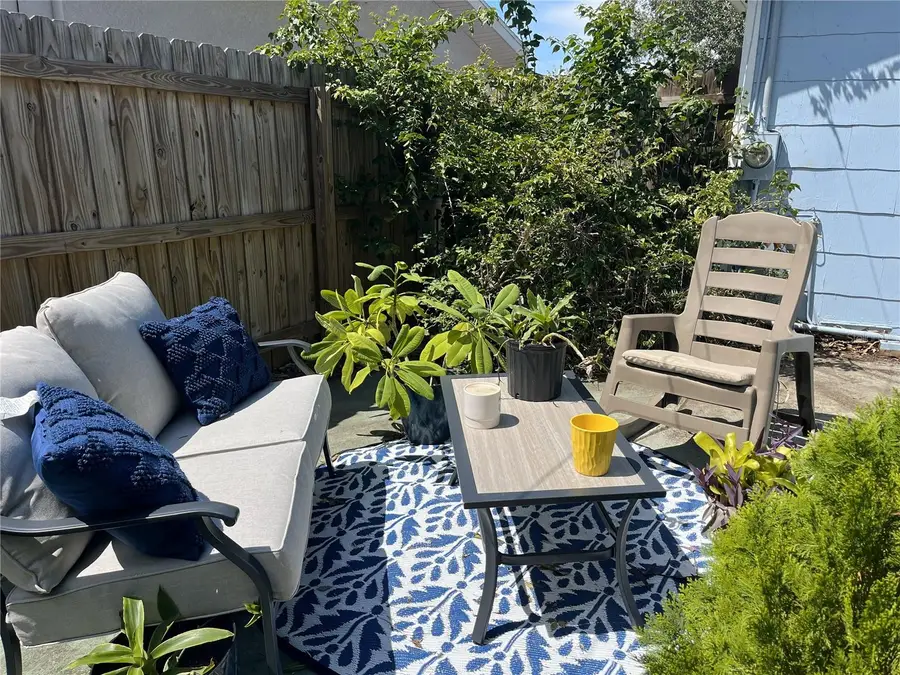 466 36th Avenue N, Saint Petersburg, FL 33704 - #3