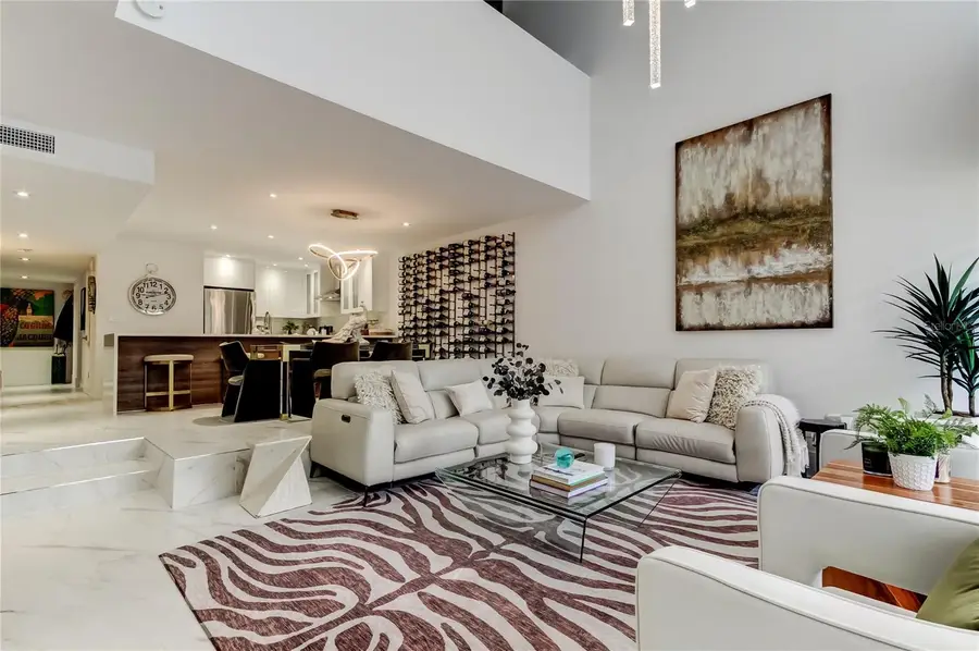 301 2nd Street N #10, Saint Petersburg, FL 33701 - #3