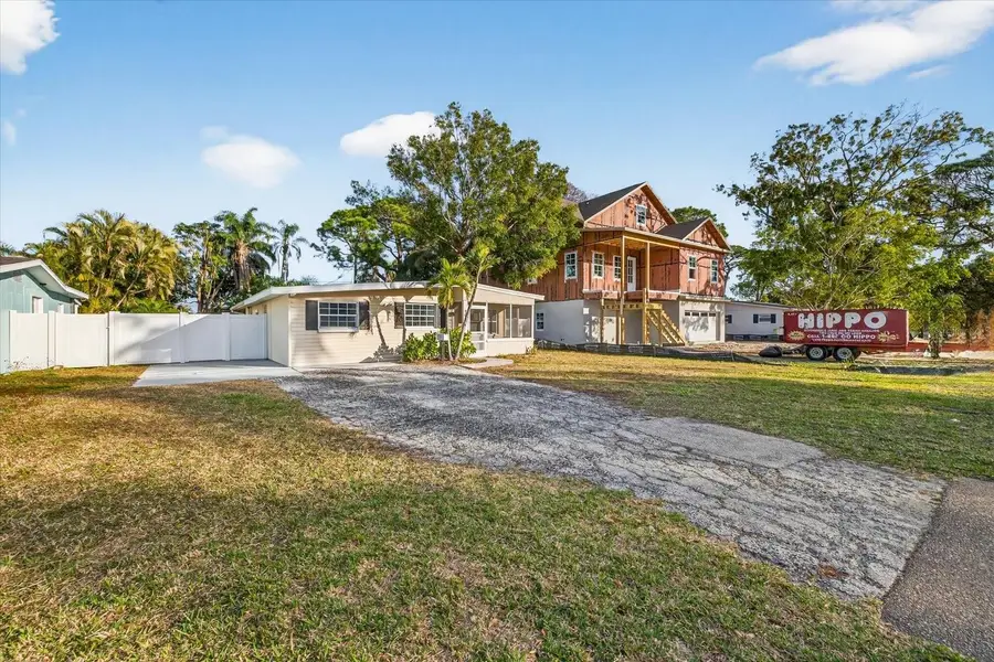 9015 Bay Street Ne, Saint Petersburg, FL 33702 - #2