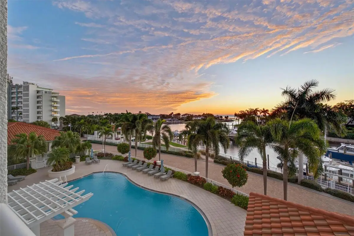 1325 Snell Isle Boulevard Ne #302, Saint Petersburg, FL 33704 - #1