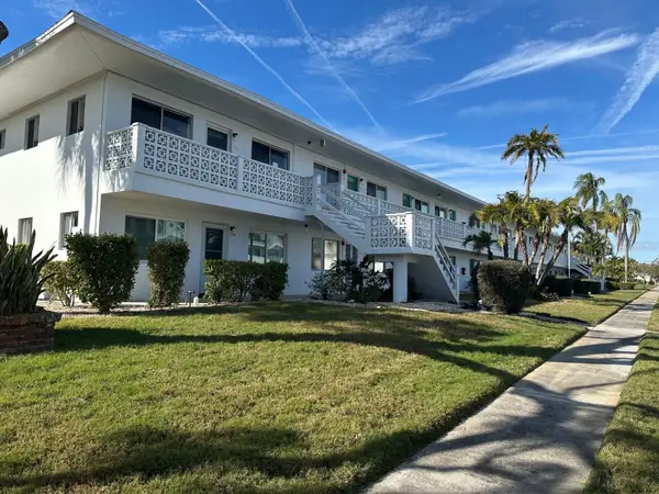 8450 112th Street #102, SEMINOLE, FL 33772