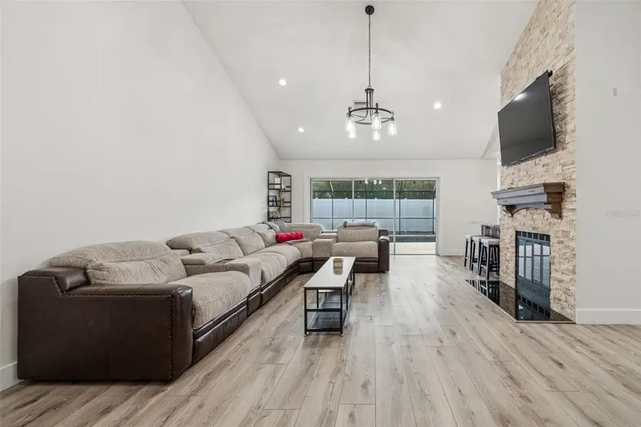 15007 Redcliff Drive, Tampa, FL 33625 - Image #2