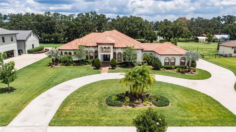 304 Hawk Talon Drive, Lithia, FL 33547 - Image #2